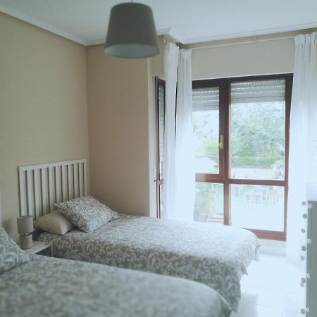 Apartamento A Cuatro Minutos Caminando De La Playa Noja Exterior foto